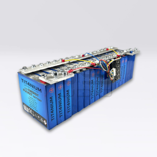 Batteria LTO TITANIUM 14.4V 60Ah - 18 Celle con BMS e Barre - 40x12x11cm